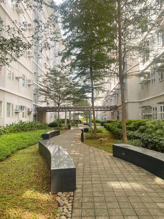 Agape Rentals In Trees Residences Caloocan Экстерьер фото