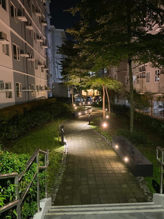 Agape Rentals In Trees Residences Caloocan Экстерьер фото